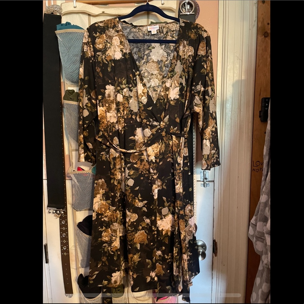 LulaRoe Wrap Dress Flowers 3xl 3x Michelle